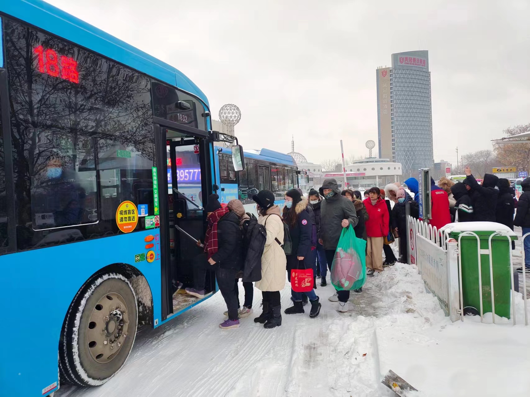 迎戰(zhàn)龍年首場(chǎng)降雪，德州交投公交集團(tuán)全力保障市民安全出行